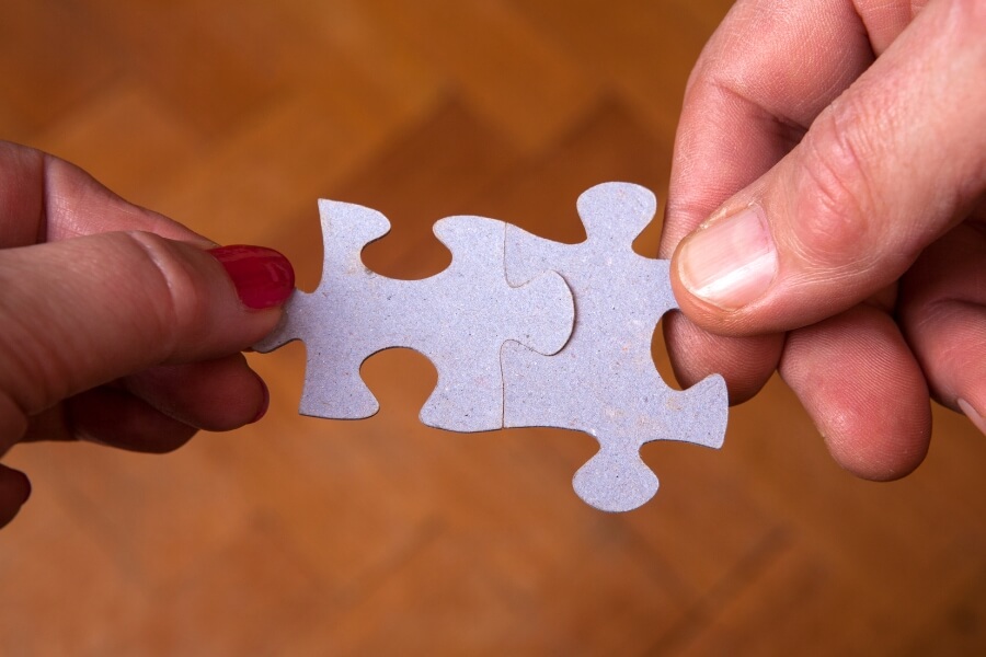 combining two puzzle pieces