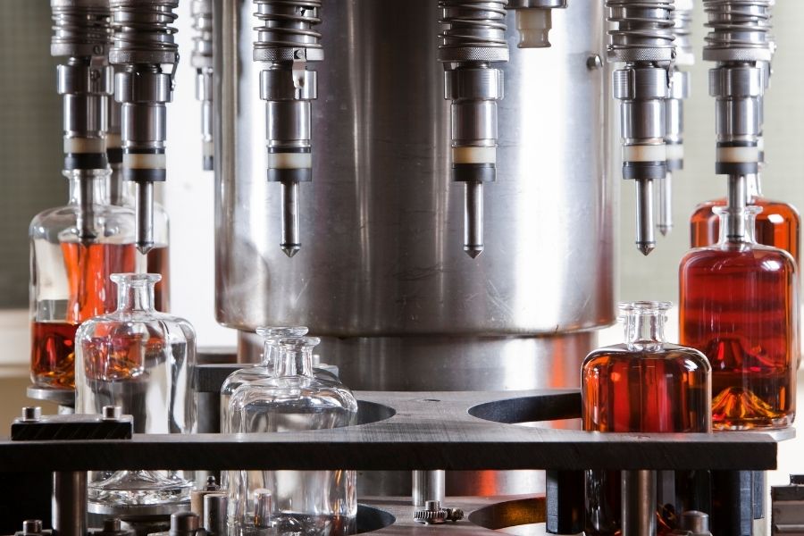 liquid filling machine doing its work