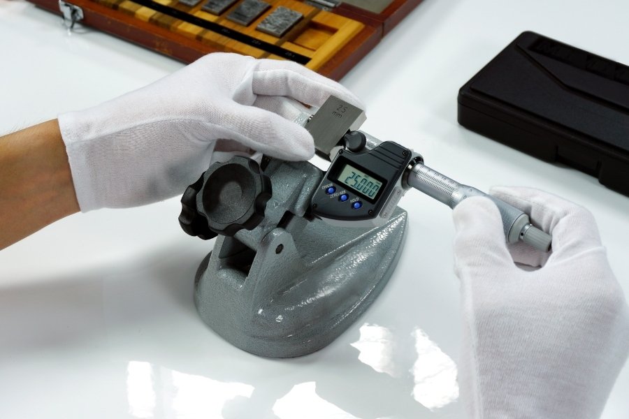 measuring equipment using caliper