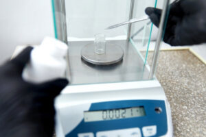 weighing liquids in an industrial scale